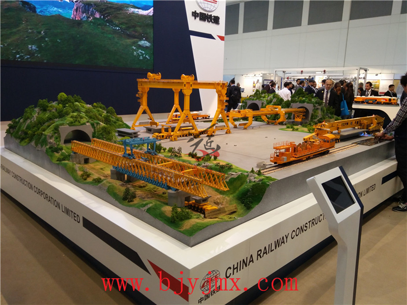 機械動(dòng)態(tài)模型.jpg